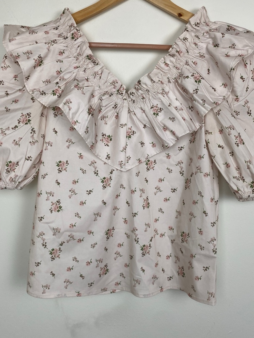 Ruffled Floral Off-Shoulder Blouse - Light Pink